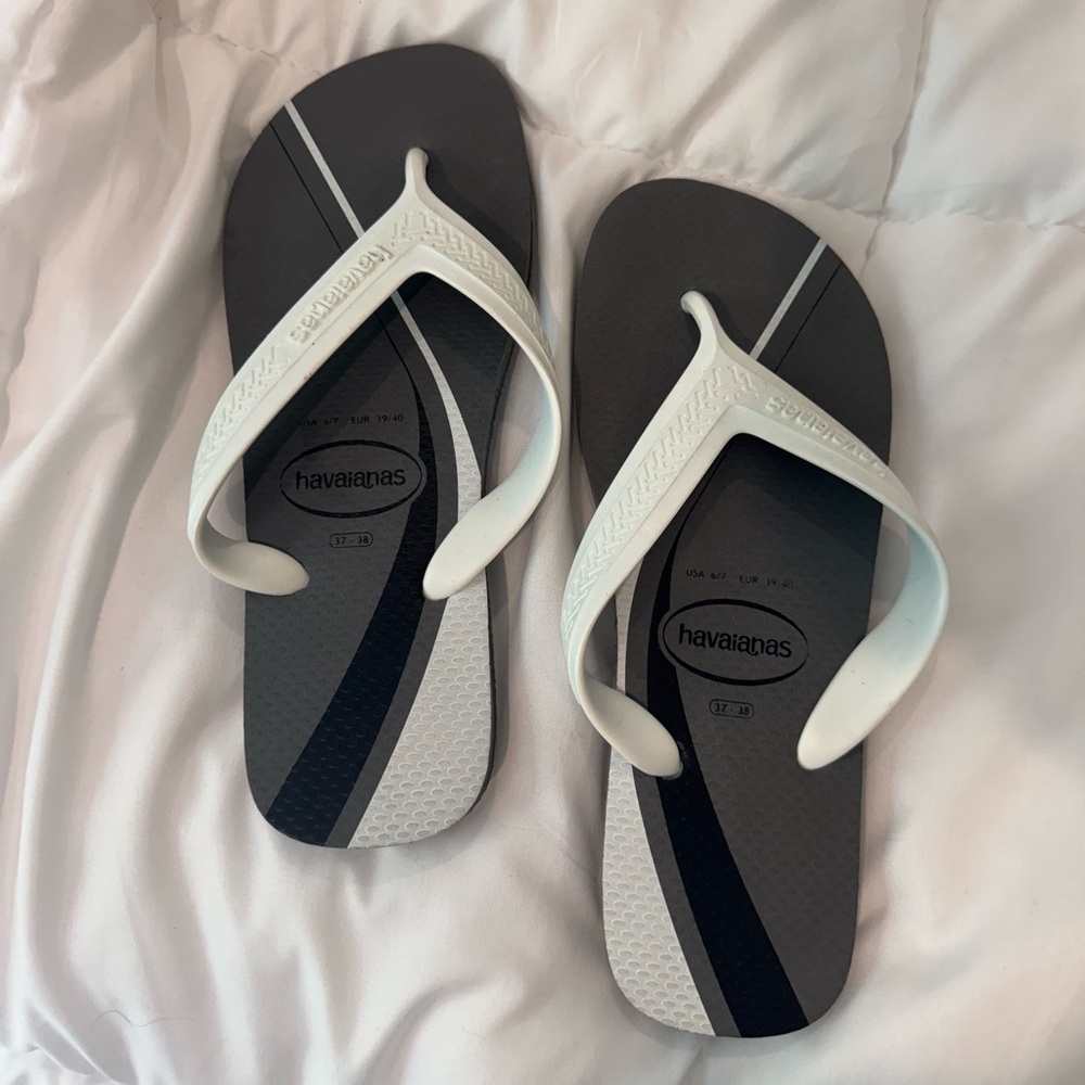 Havaianas Gray and White Flip Flops